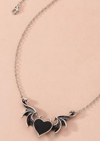 Fashion Metal Pendant Heart Drip Necklace